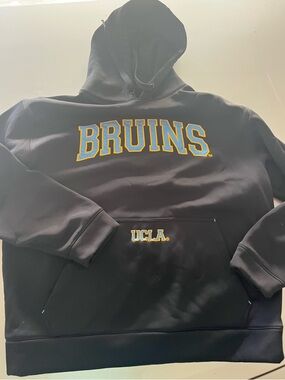 UCLA bruins fleece lined hoodie size M